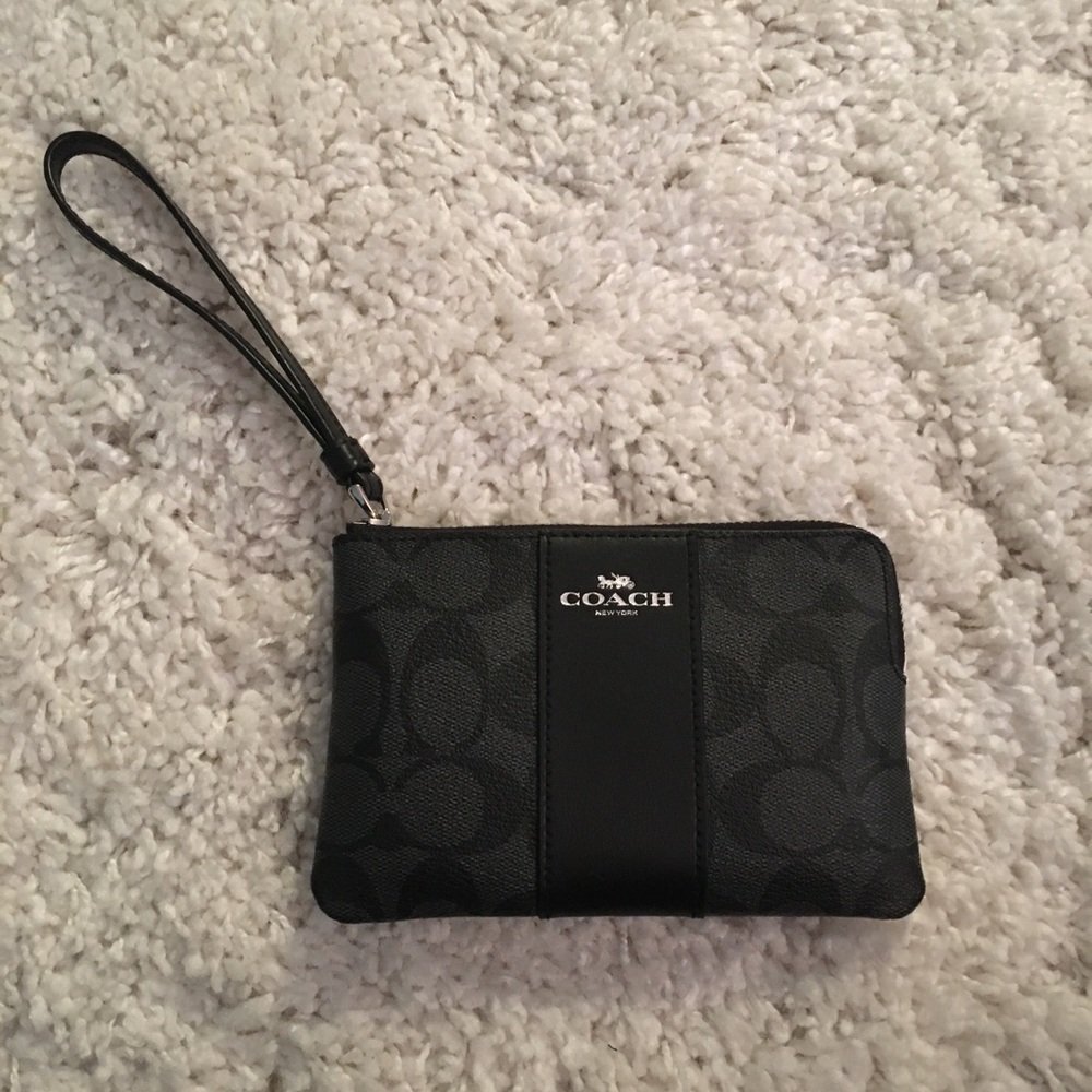 Small Coach wristlet